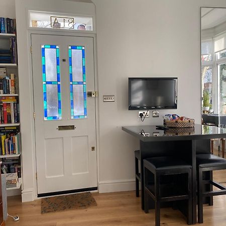 Interior Designed Flat Near Kew Botanical Gardens Apartment London Exterior photo